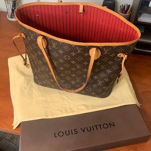Louis Vuitton Neverfull MM tote